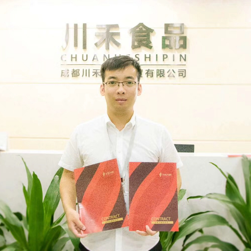 恭喜广东佛山张总签约火锅底料批发合作