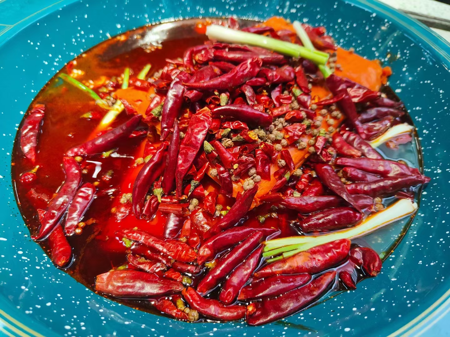 石家庄的成都火锅底料厂家批发地址，开店商用底料怎么联系(图3)