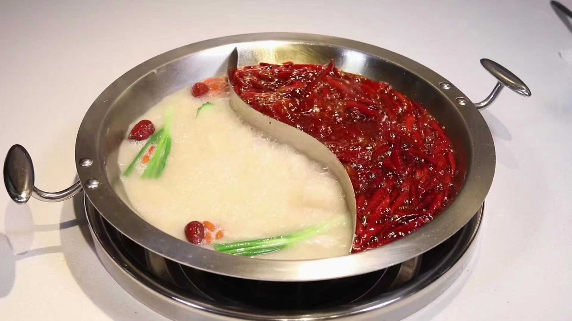 珠海清汤火锅底料批发厂家，火锅开店商用底料产品(图1)